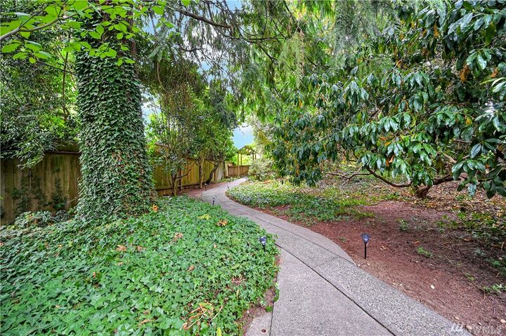 Property Photo:  11767 Sand Point Wy NE  WA 98125 