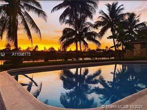 Property Photo: 3801 S Ocean Dr (Avail 10/01) Ph16s FL 33019