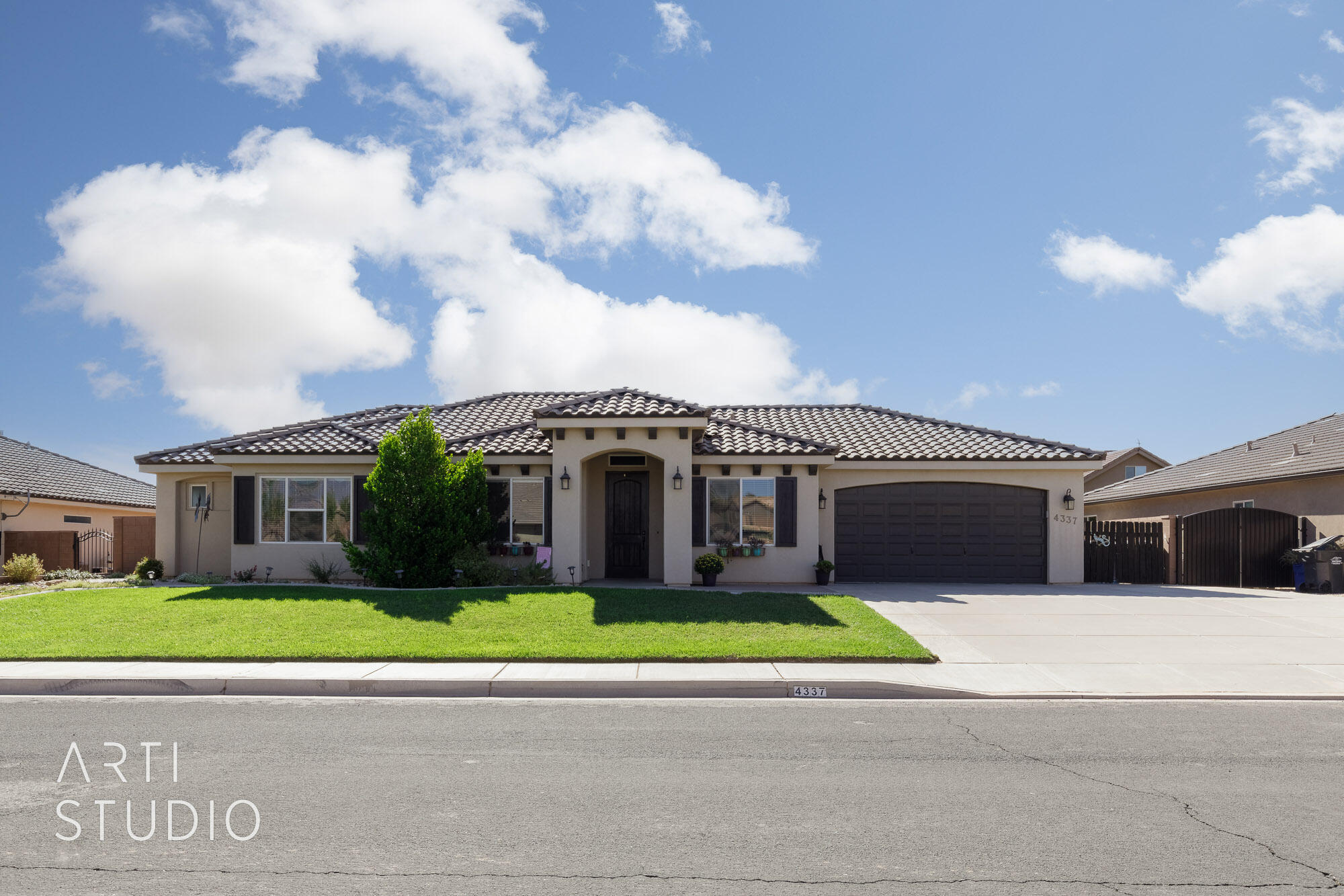 Property Photo: 4337 W Martin St UT 84737