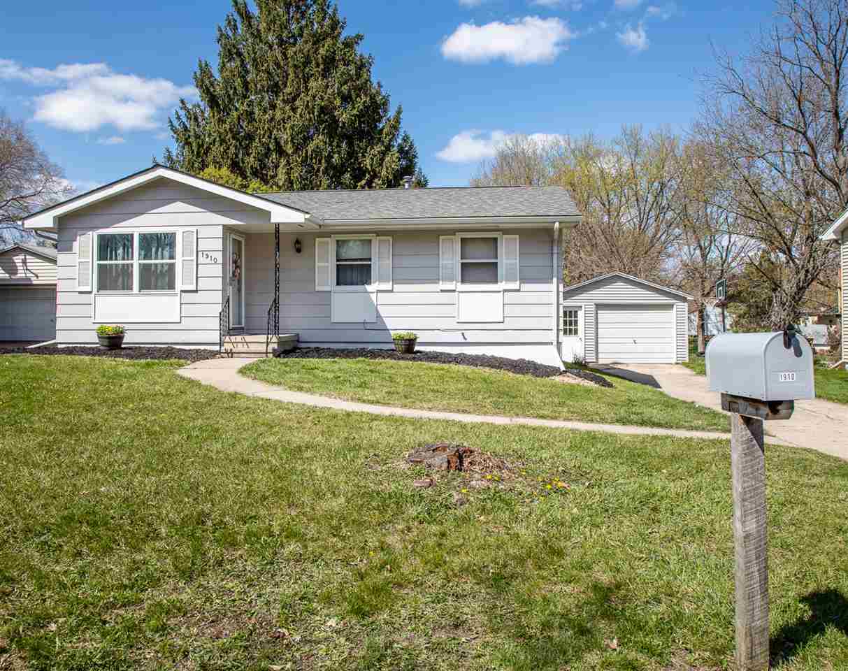 Property Photo:  1910 4th Ave NW  IA 50677 