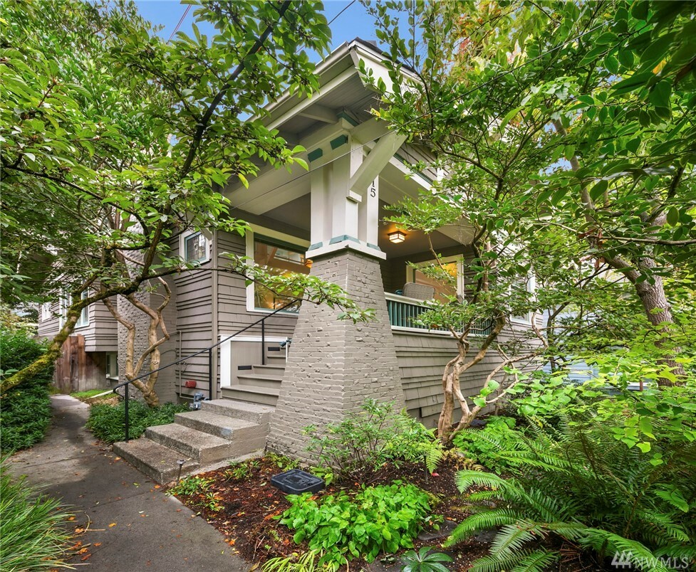 315 Blaine St  Seattle WA 98109 photo