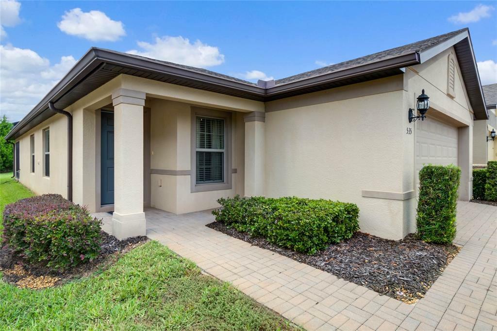 Property Photo: 535 Pamplona Place FL 33837