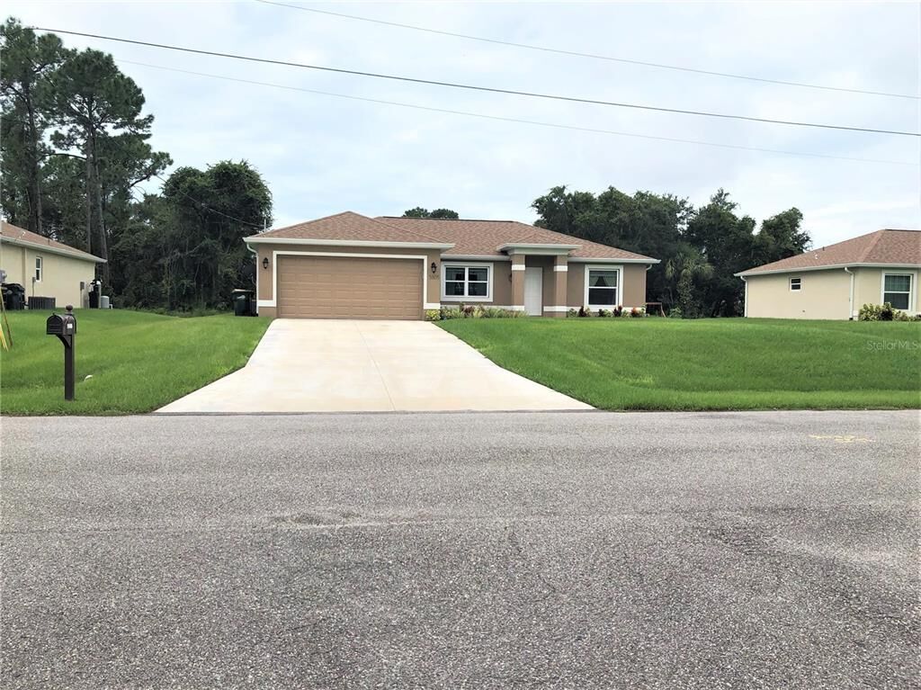 Property Photo: 3805 Pasadena Lane FL 34288