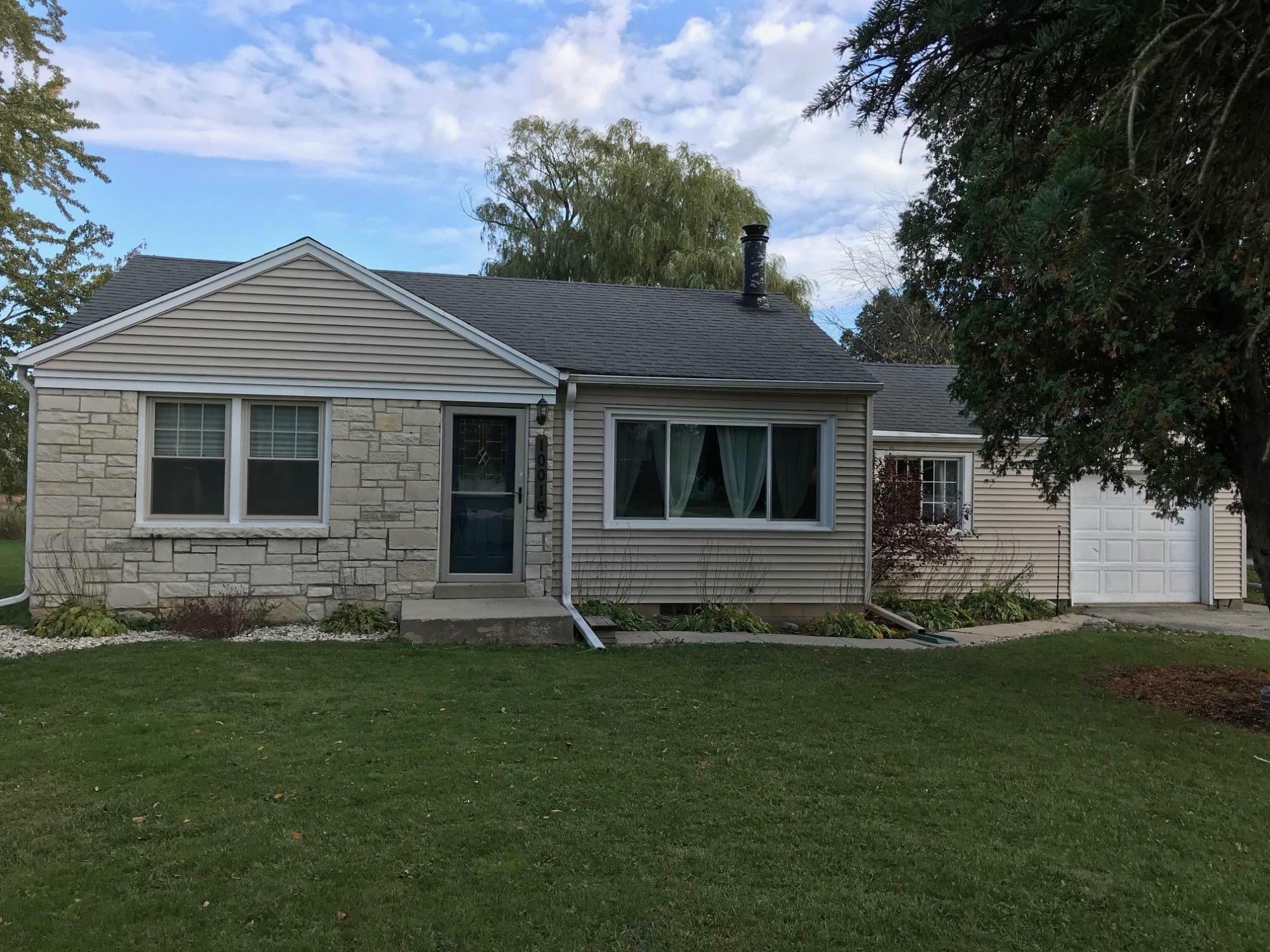 Property Photo:  10016 S Nicholson Rd  WI 53154 