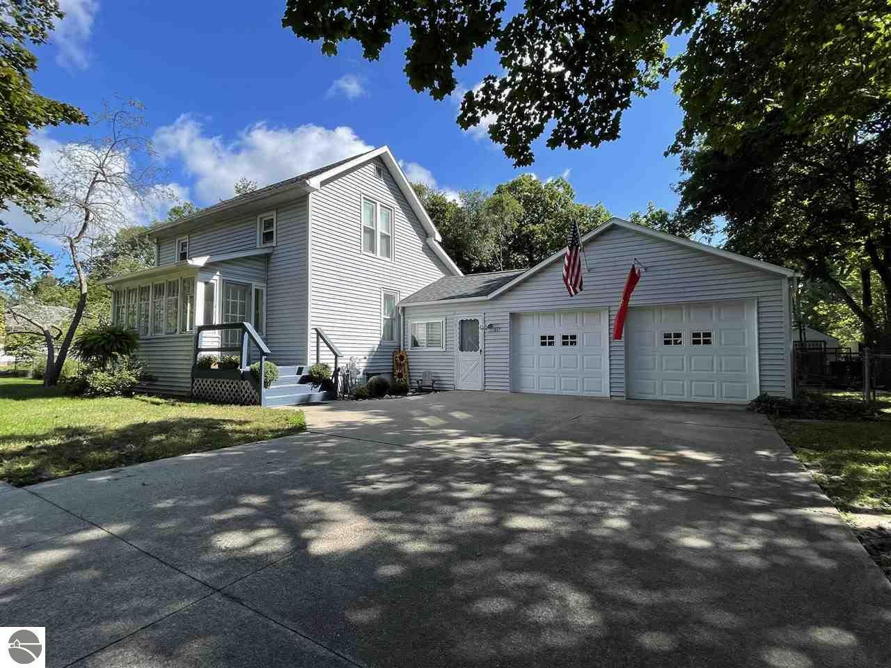 Property Photo:  617 S Lansing Street  MI 48858 