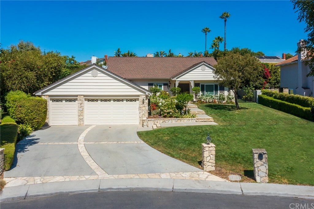 Property Photo: 17 Country Meadow Road CA 90274
