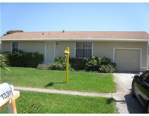 Property Photo:  7238 San Castle Boulevard  FL 33462 