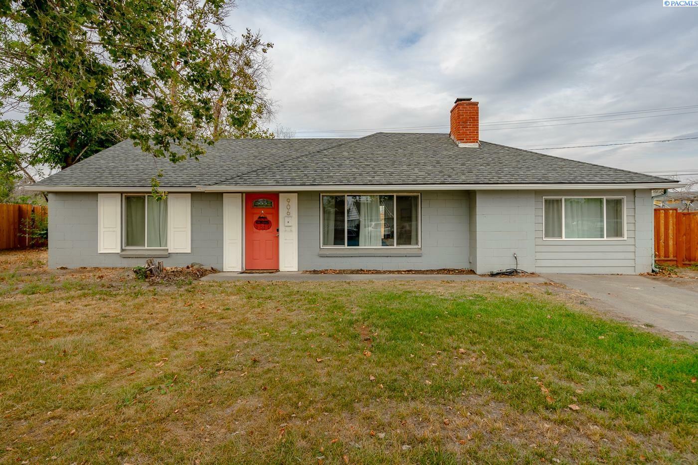 Property Photo: 906 S Ione St WA 99336