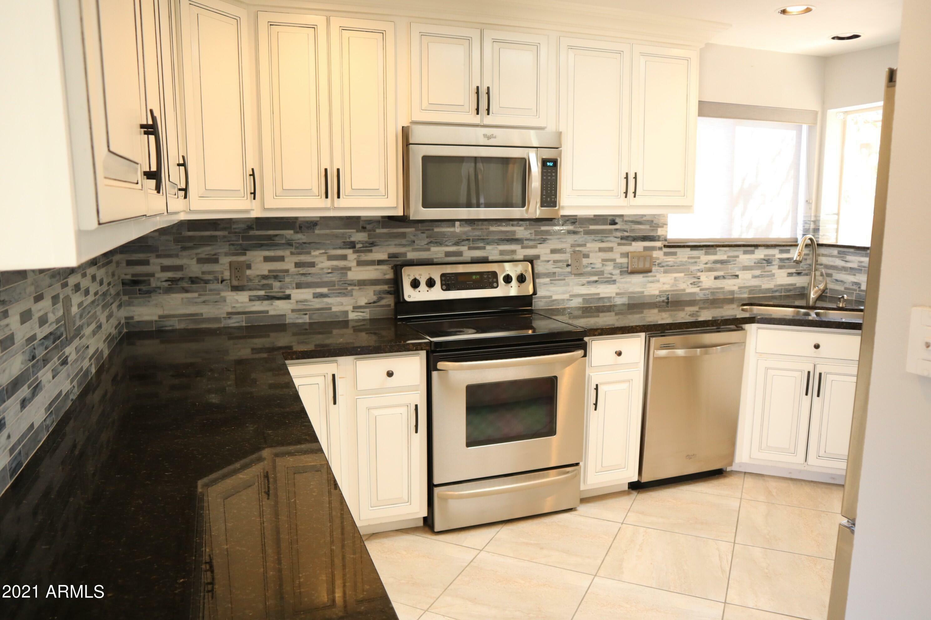 Property Photo: 9613 E Glenside Court AZ 85248
