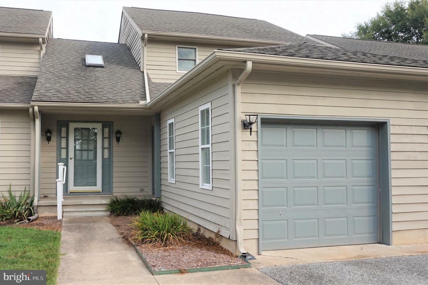 Property Photo: 19 Crossgate Drive DE 19973