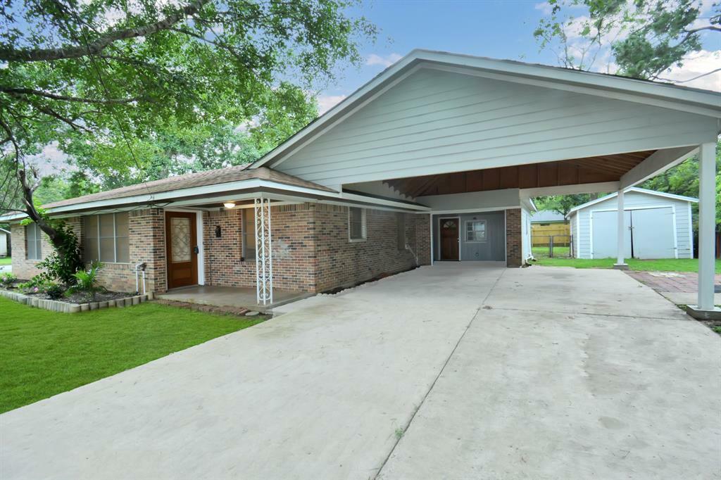 Property Photo:  328 8th Street  TX 77474 