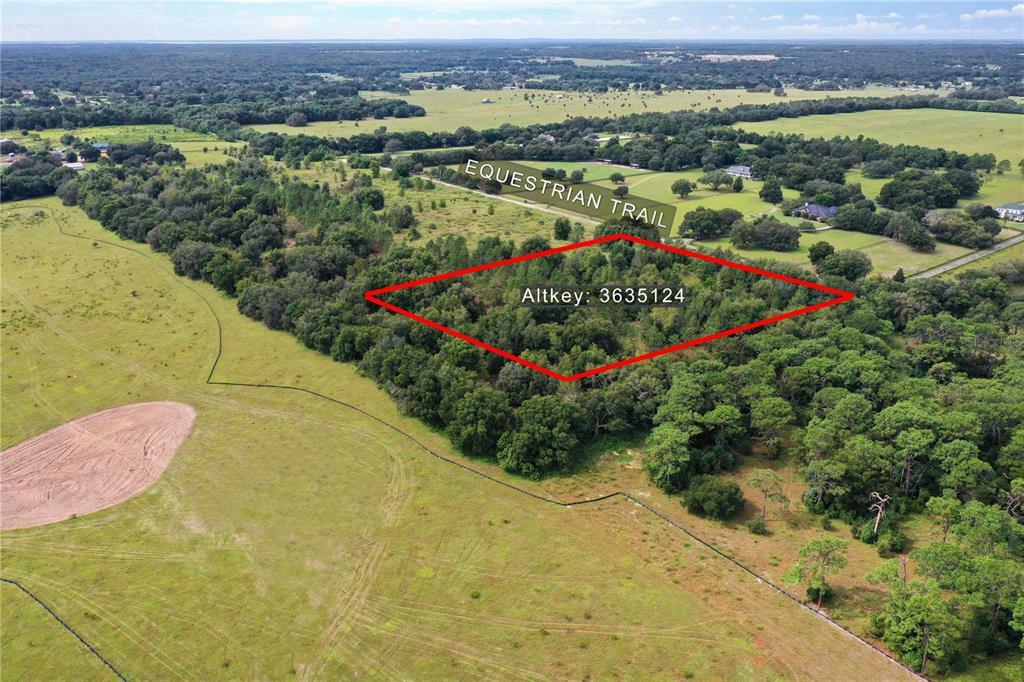 Property Photo:  Equestrian Trail  FL 32776 