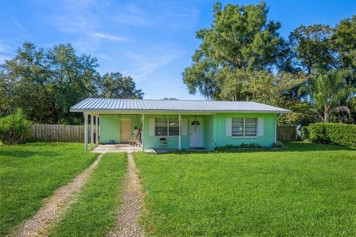 Property Photo:  37810 Crystal Way  FL 33523