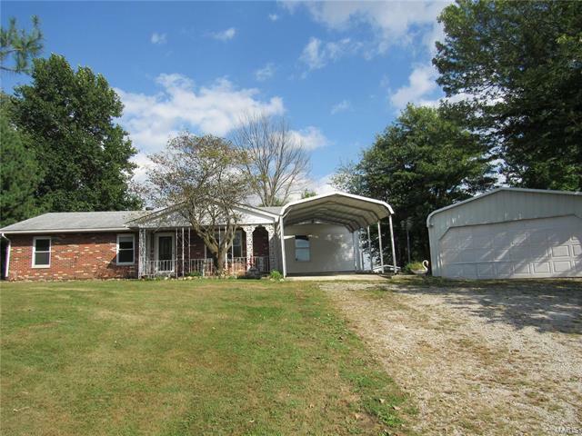 Property Photo: 15886 Bartlett Rd IL 62022