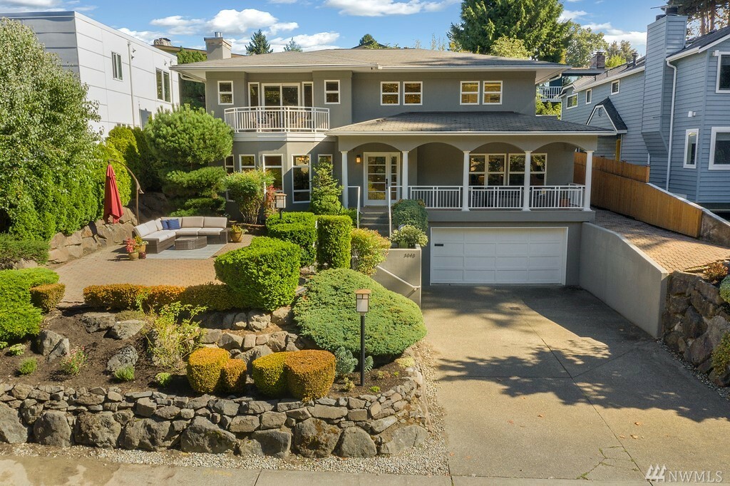 Property Photo: 3040 Magnolia Blvd W WA 98199