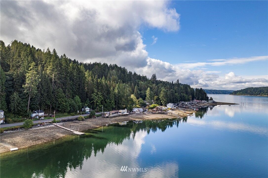 Property Photo: 11850 E State Route 106 WA 98592