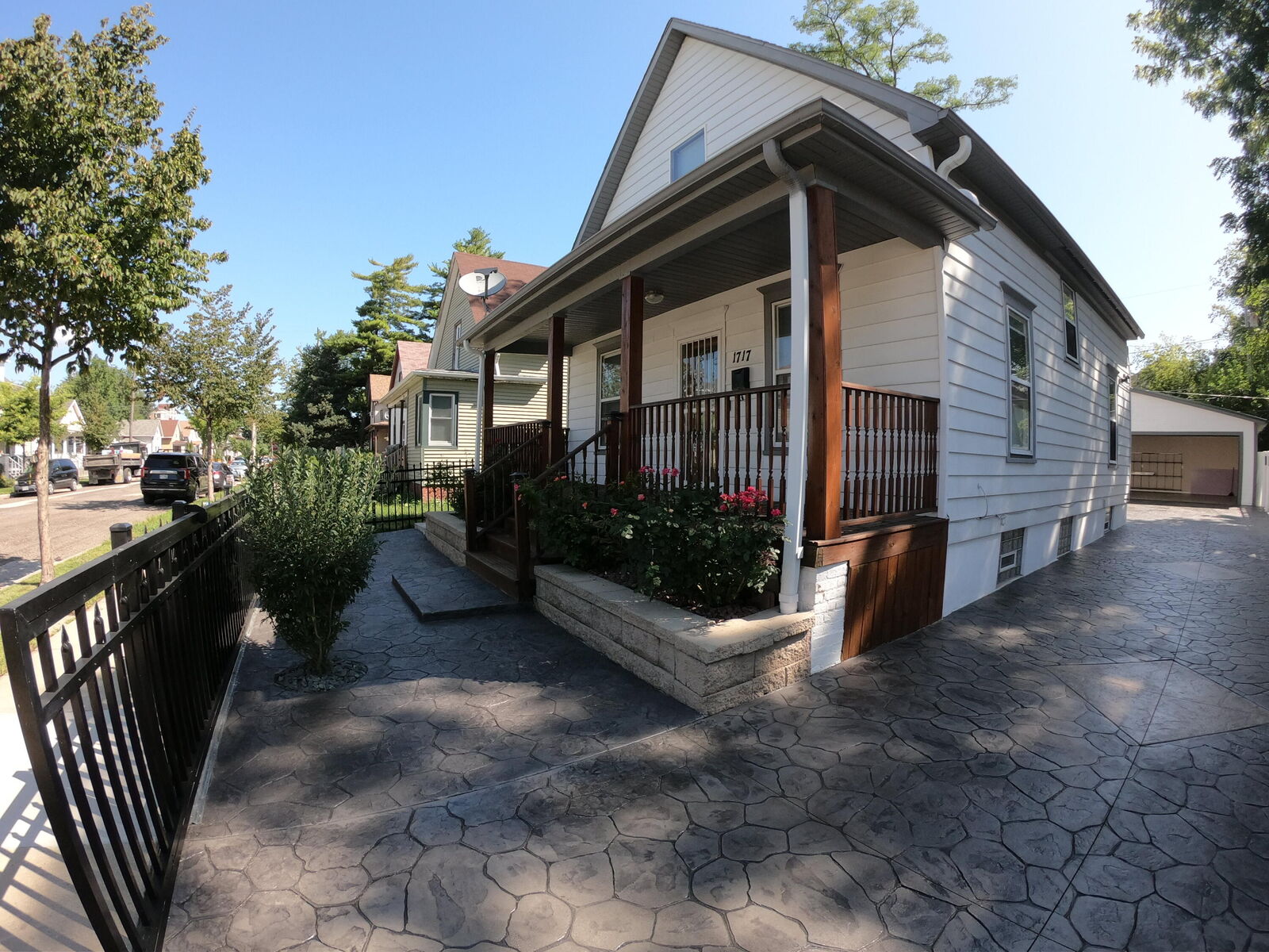 Property Photo:  1717 Howe St  WI 53403 