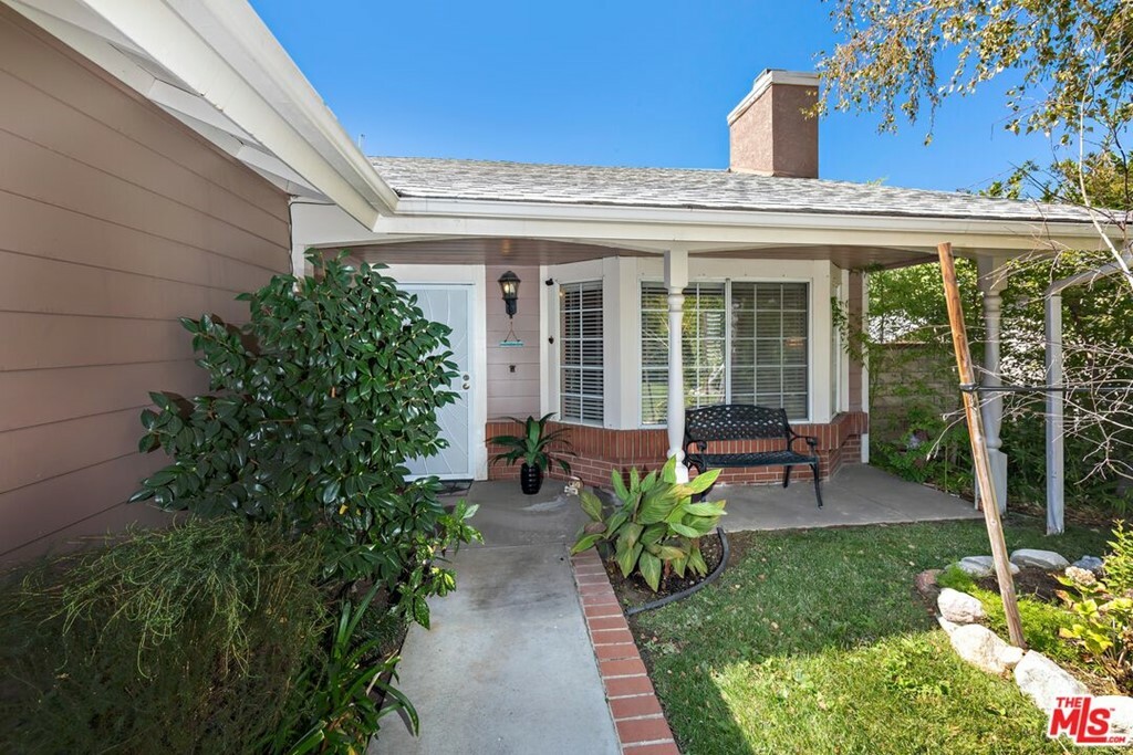 Property Photo:  27757 Crookshank Drive  CA 91350 