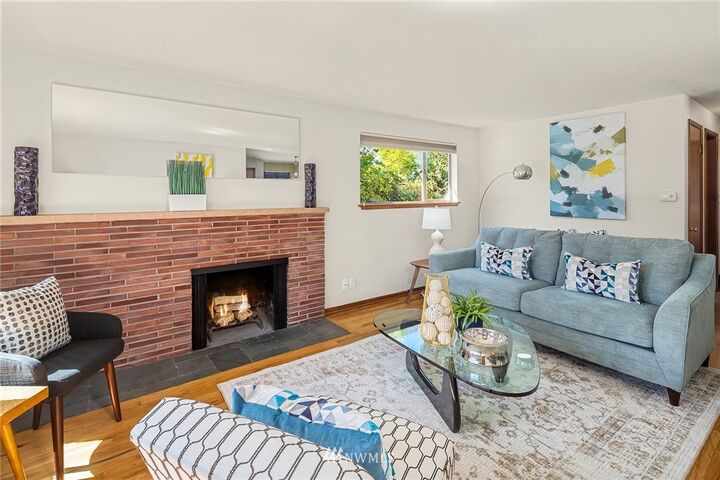 Property Photo: 526 N 77th St WA 98103