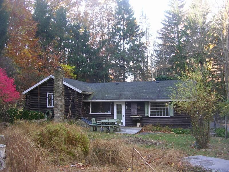 Property Photo: 8 Boulder Hill Rd NJ 08833