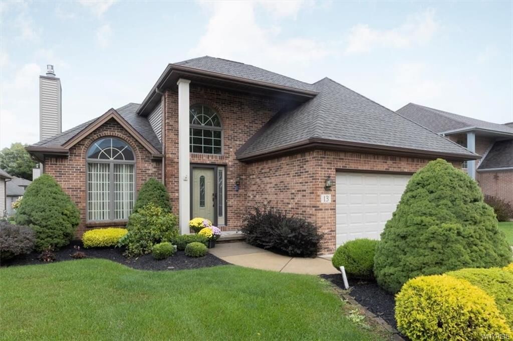 Property Photo:  