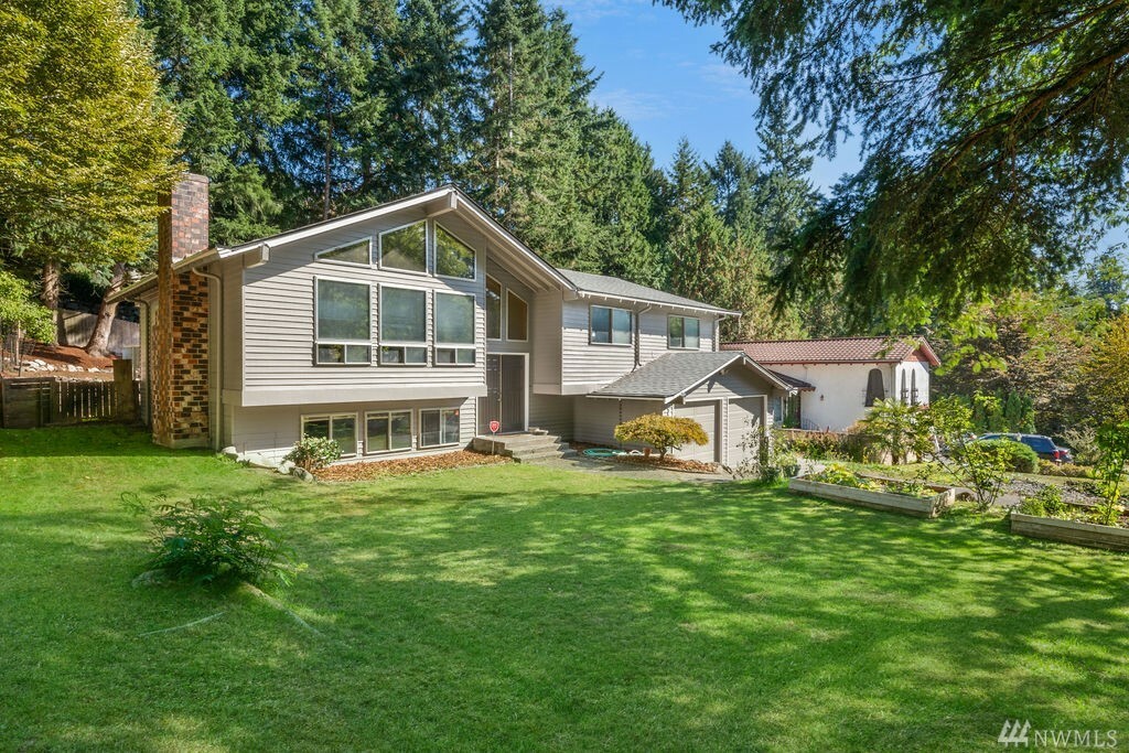 Property Photo:  19742 40th Ct NE  WA 98155 