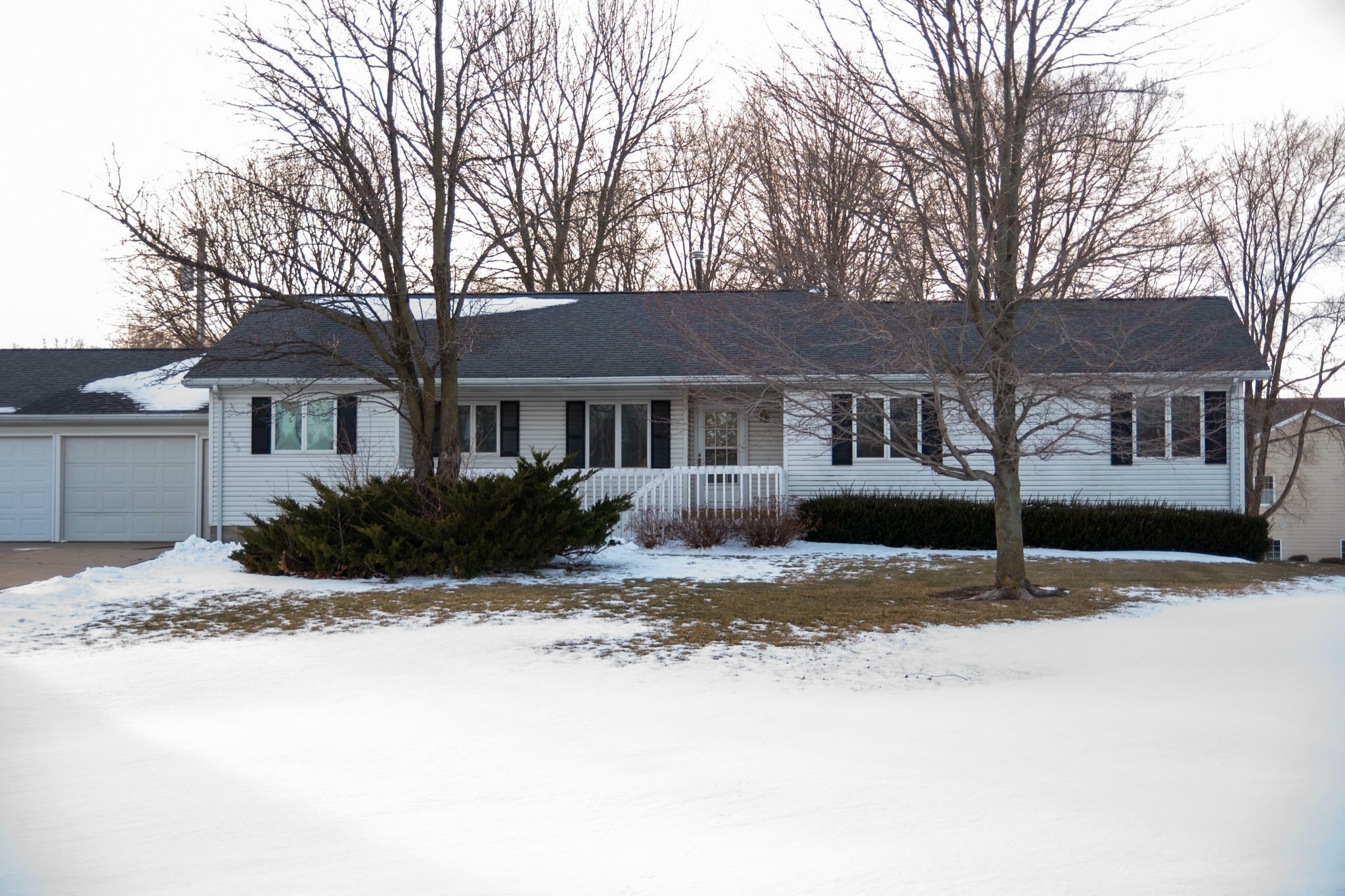 Property Photo:  1007 2nd Street  IA 50130 