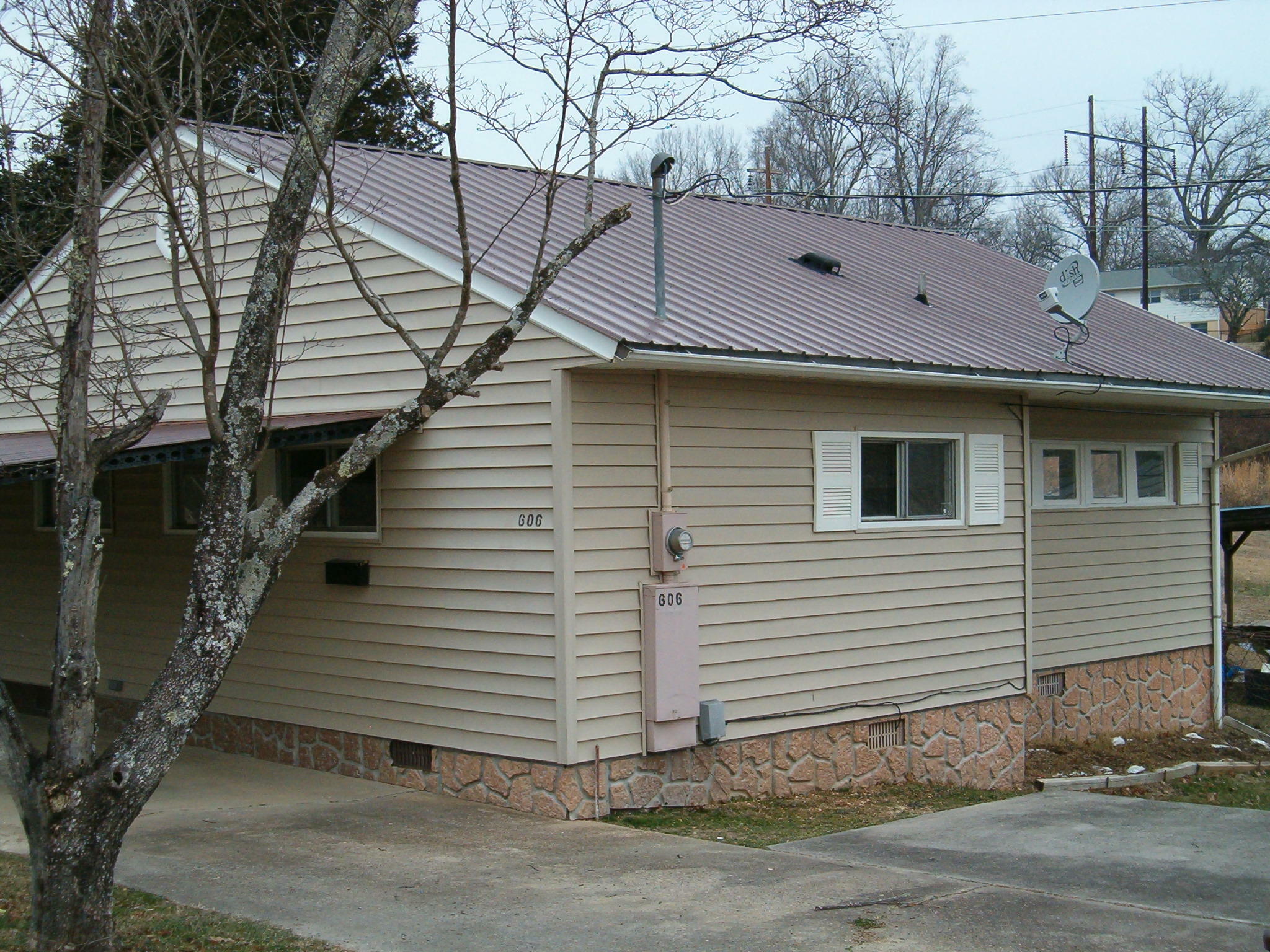 Property Photo:  606 W Outer Drive  TN 37830 