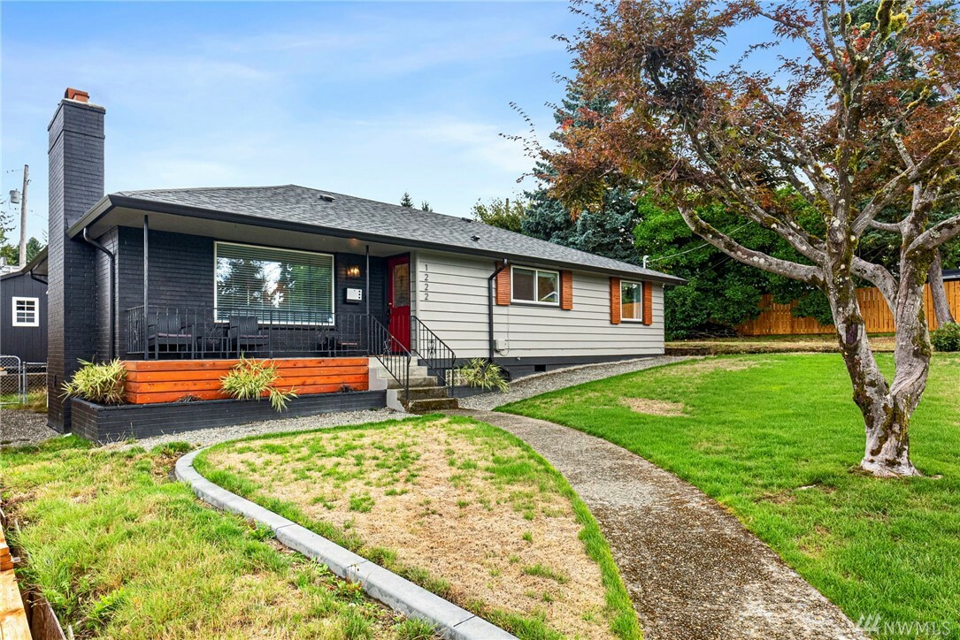 Property Photo:  1222 Princeton St  WA 98466 