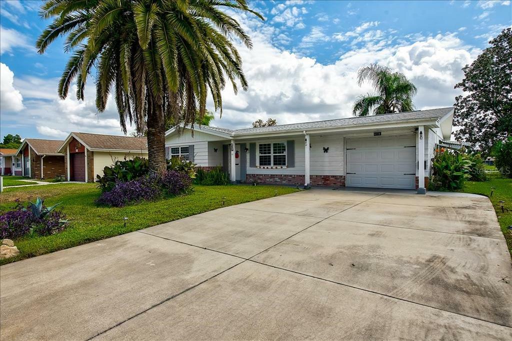 Property Photo: 4118 Woodsville Drive FL 34652