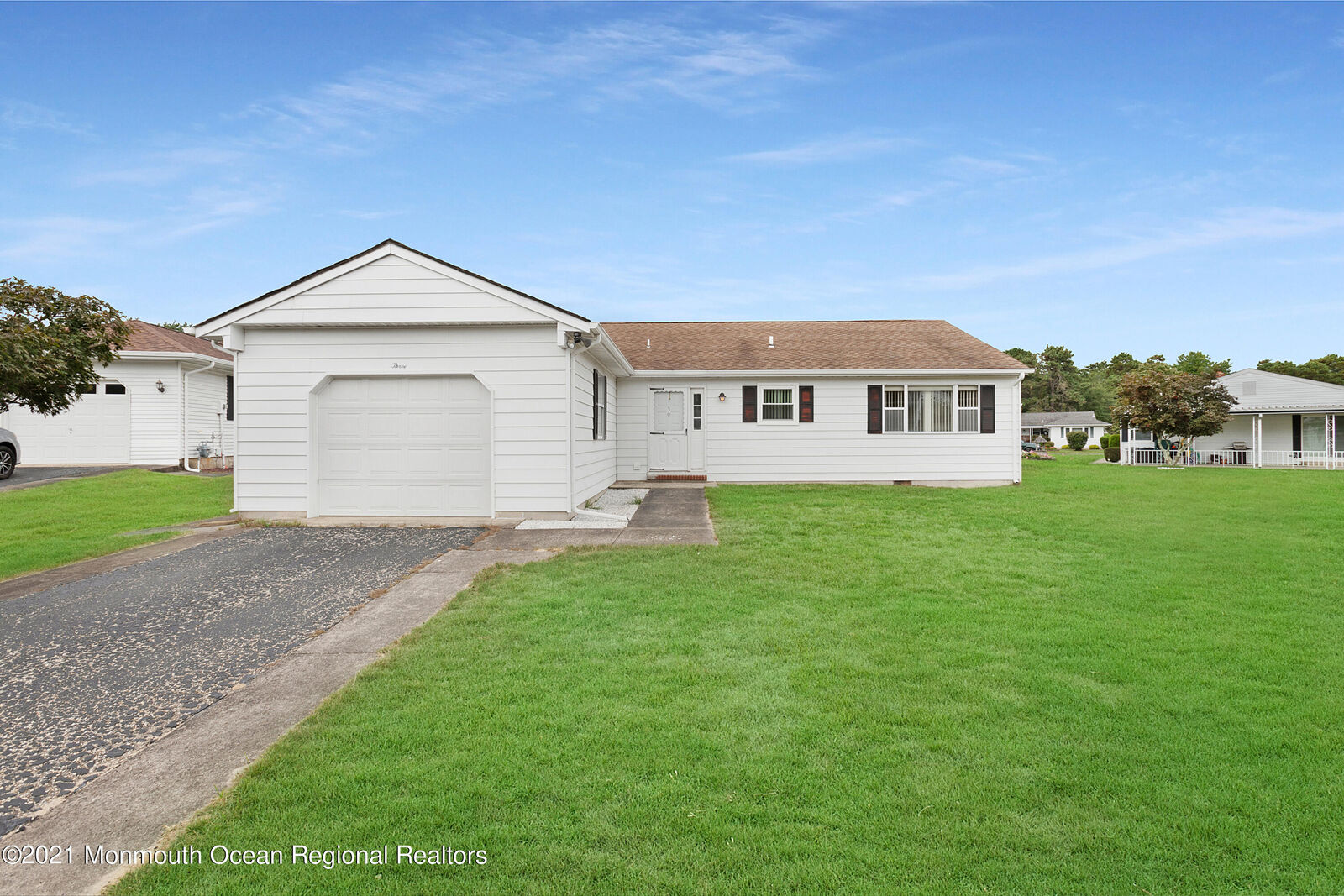 Property Photo: 3 Freeport Court NJ 08757