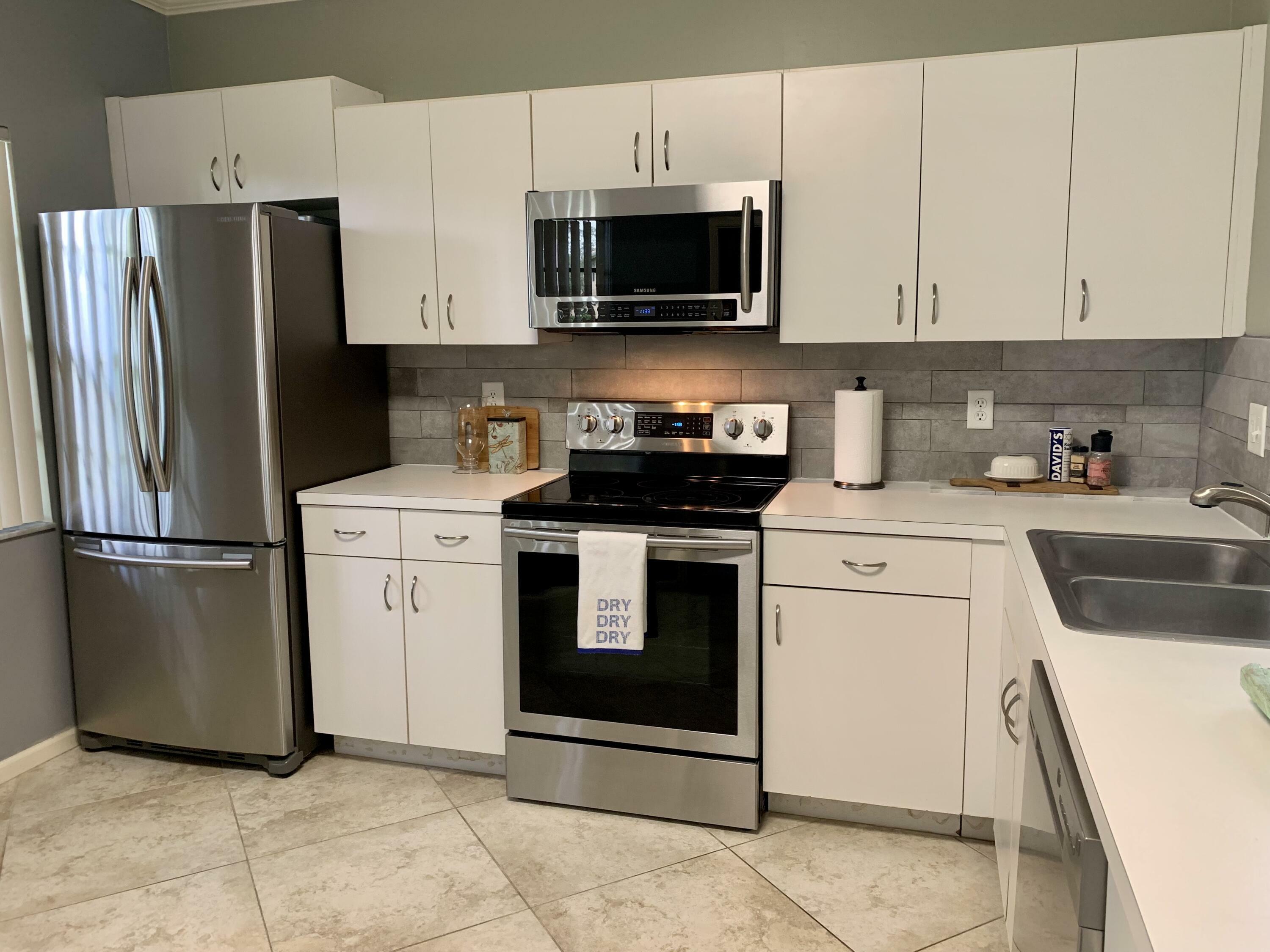 Property Photo:  6658 Montego Bay Boulevard E  FL 33433 