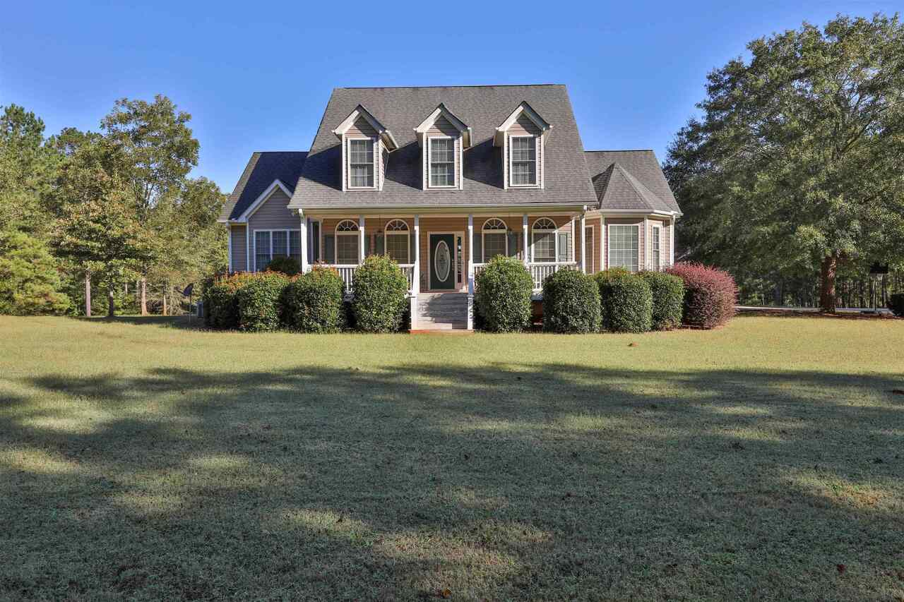Property Photo: 5819 New Hope Road GA 30257