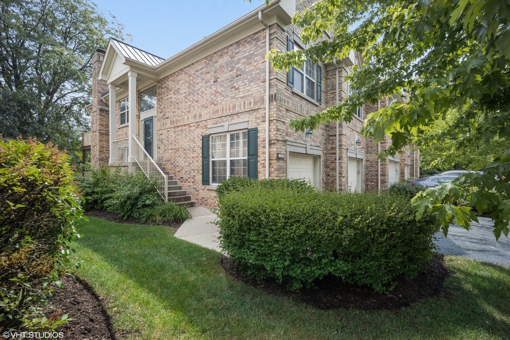 Property Photo: 1298 Christine Court IL 60061
