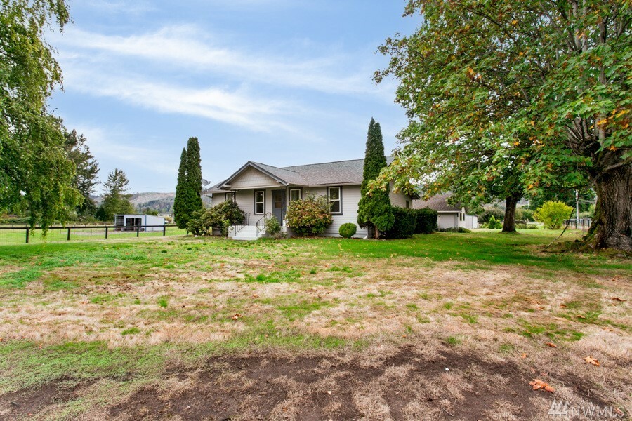 Property Photo:  8523 Riverside Dr E  WA 98390 