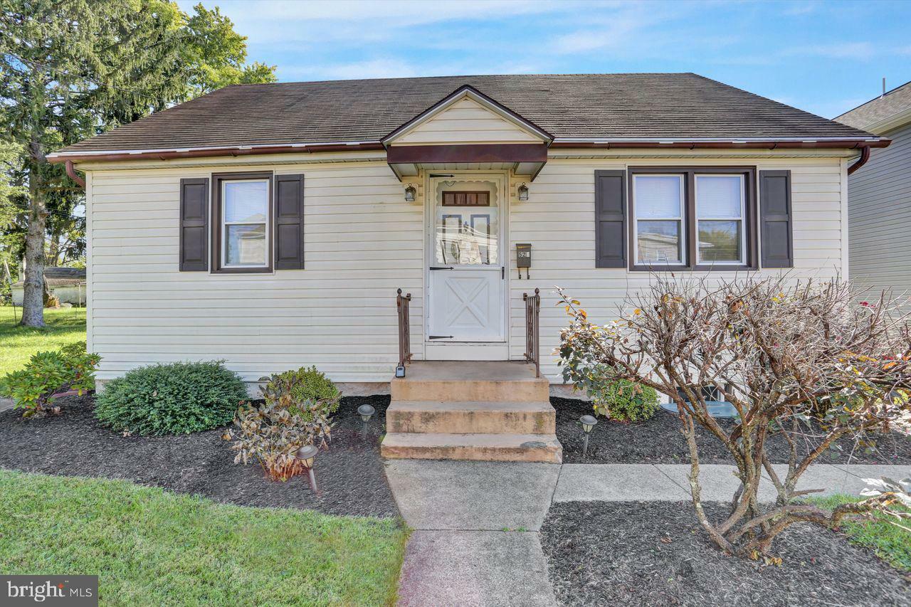 Property Photo: 526 Lemon Street PA 19464