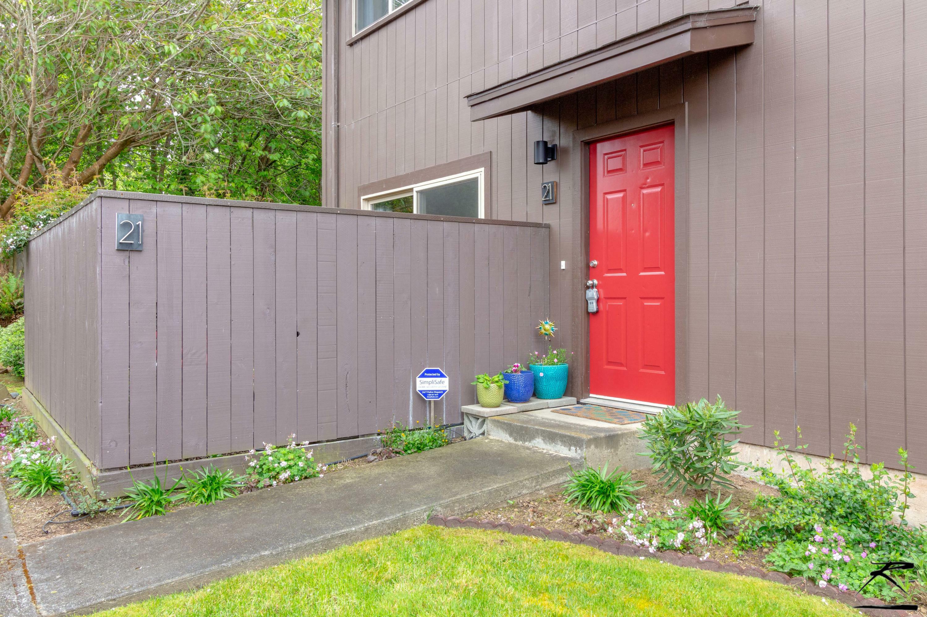 Property Photo:  93121 Hill Street  CA 95501 