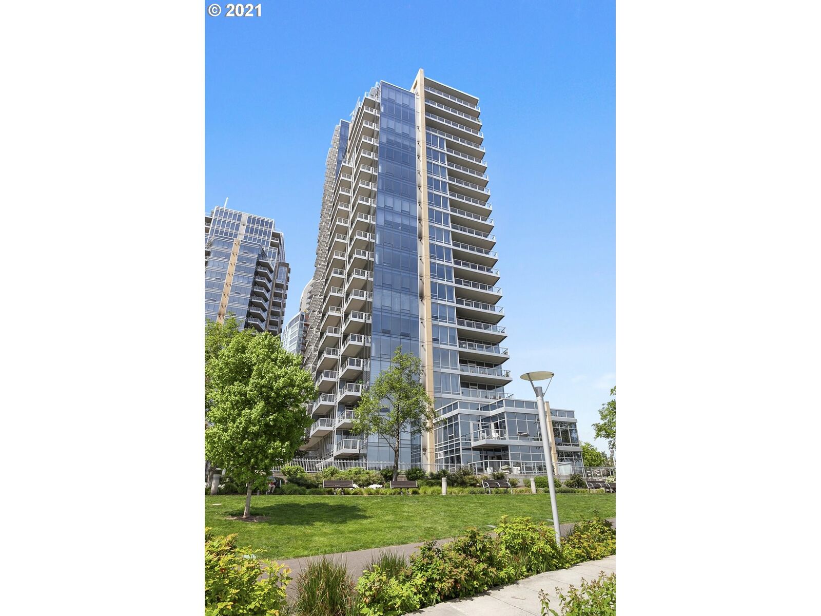 Property Photo:  836 S Curry St 1008  OR 97239 