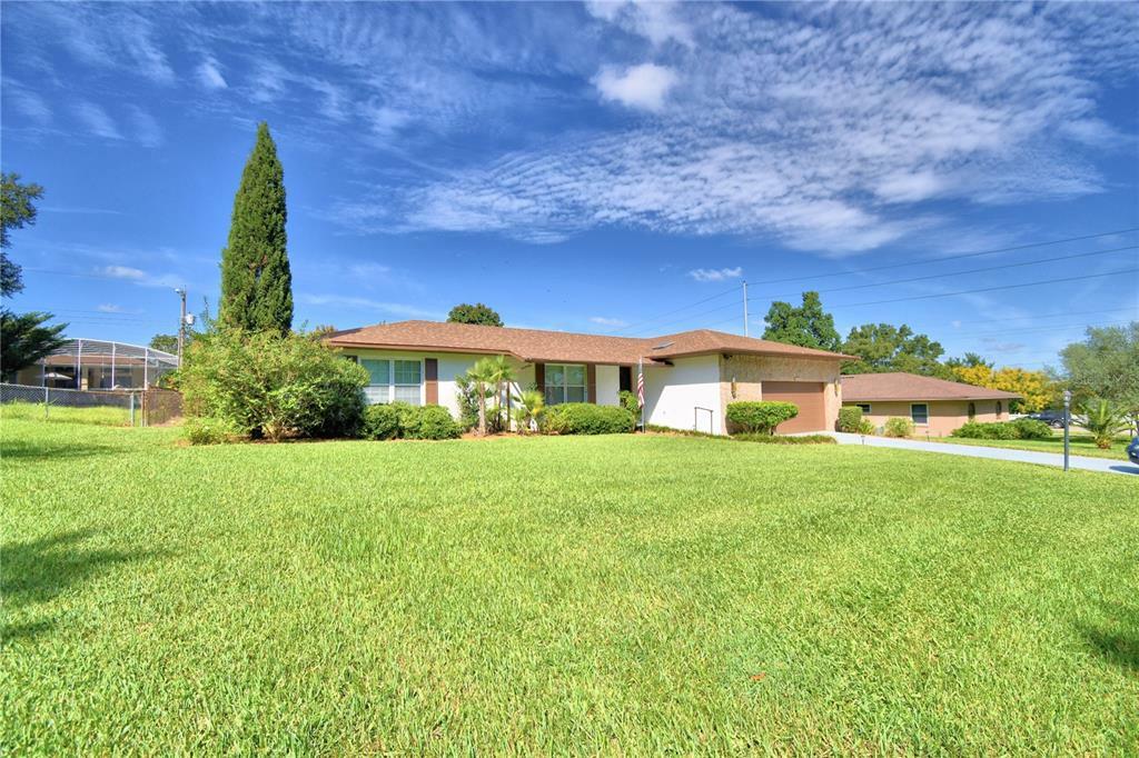 Property Photo:  5011 Kingswood Drive  FL 33813 