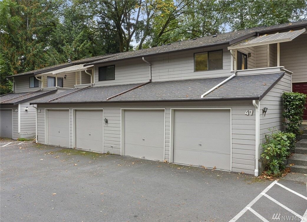 Property Photo:  1555 Union Ave NE 47  WA 98059 
