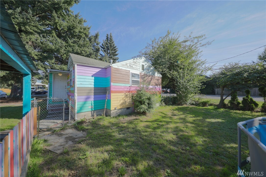 Property Photo:  401 N Anacortes St  WA 98233 