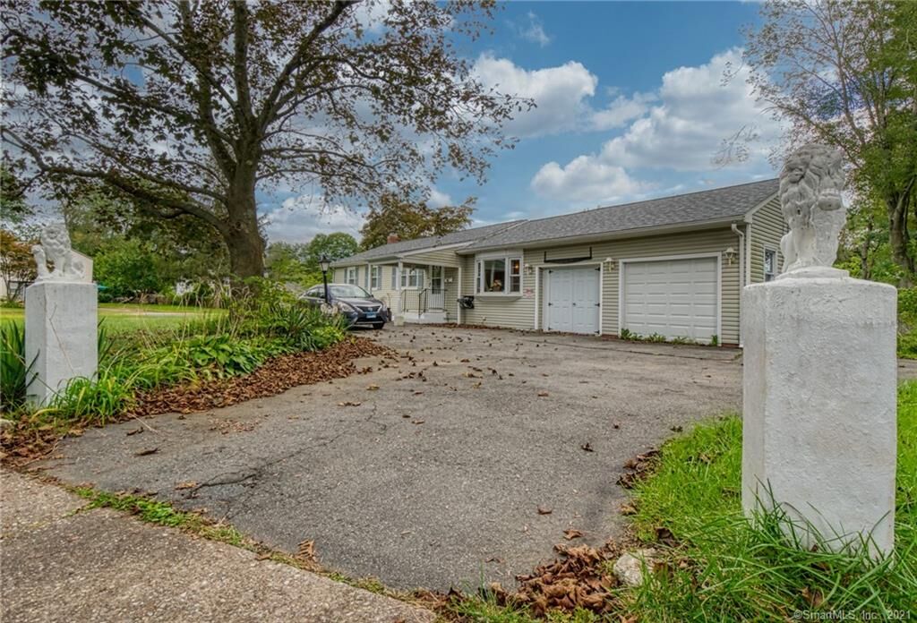 Property Photo: 3 Huckleberry Road CT 06118