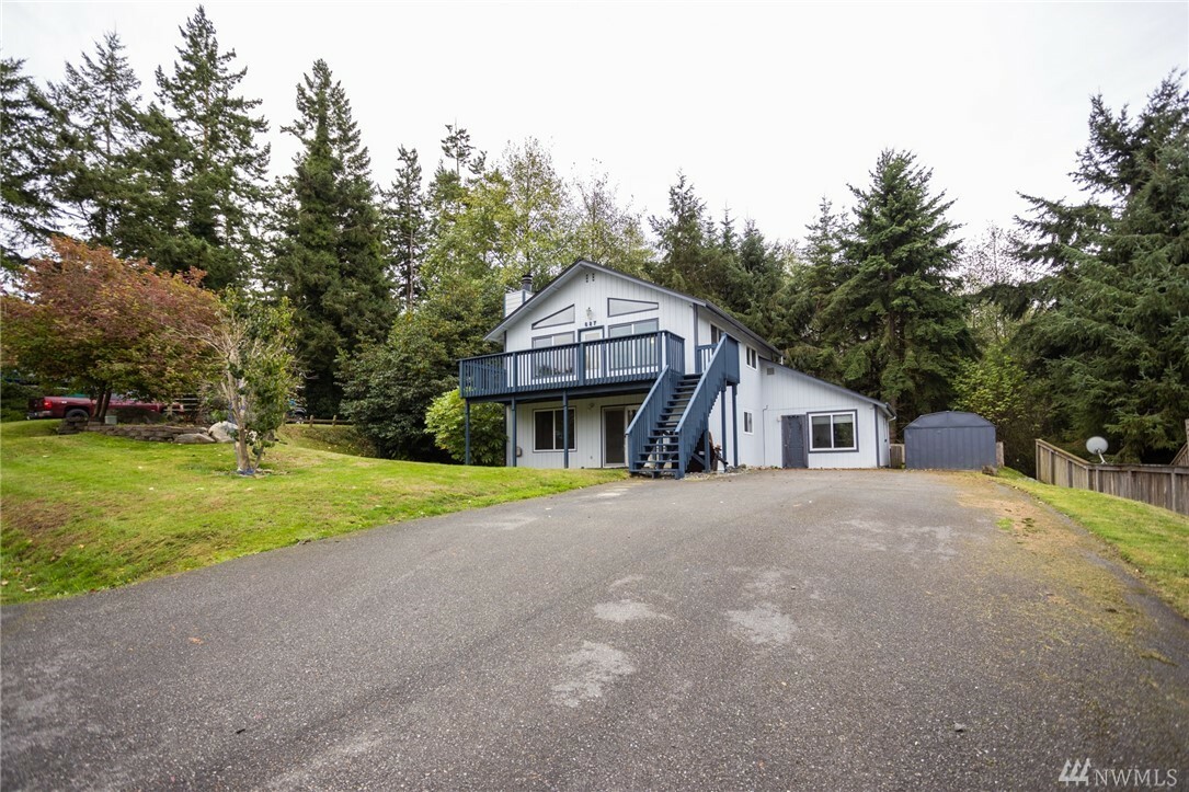 Property Photo:  687 Cranberry Dr  WA 98277 