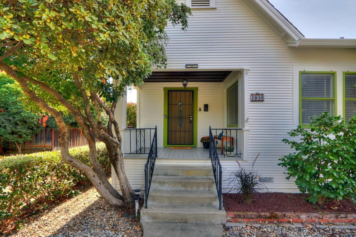 Property Photo:  3930 K Street  CA 95816 