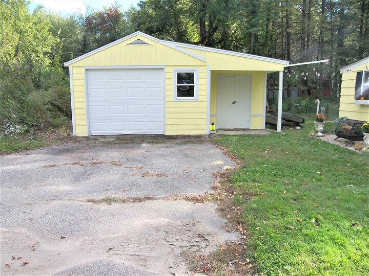 Property Photo:  3 Rennie Road  NH 03054 