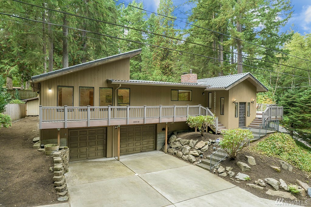 Property Photo:  18519 24th Place NE  WA 98155 