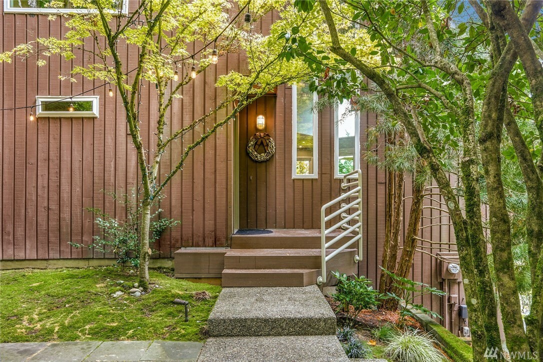 Property Photo:  1623 187th Ave NE  WA 98008 