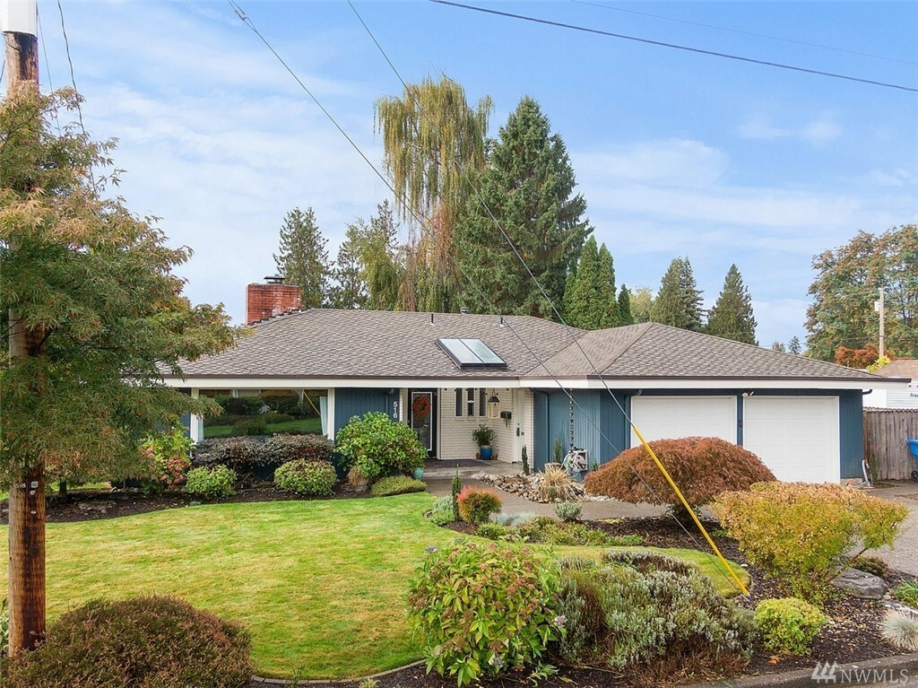 Property Photo: 516 13th St SW WA 98371