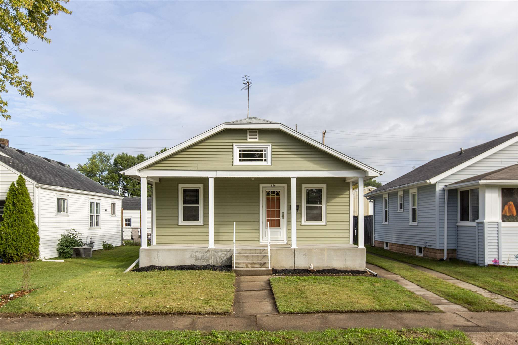 Property Photo:  626 W Marion Street  IN 46545 