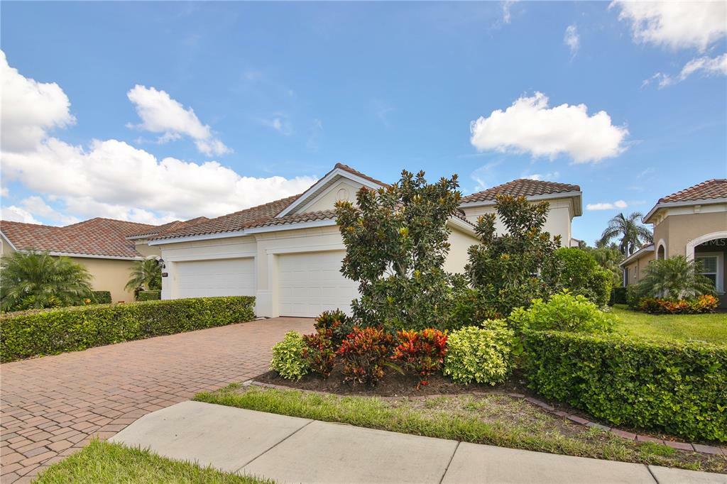 Property Photo: 1509 Calle Grand Street FL 34209